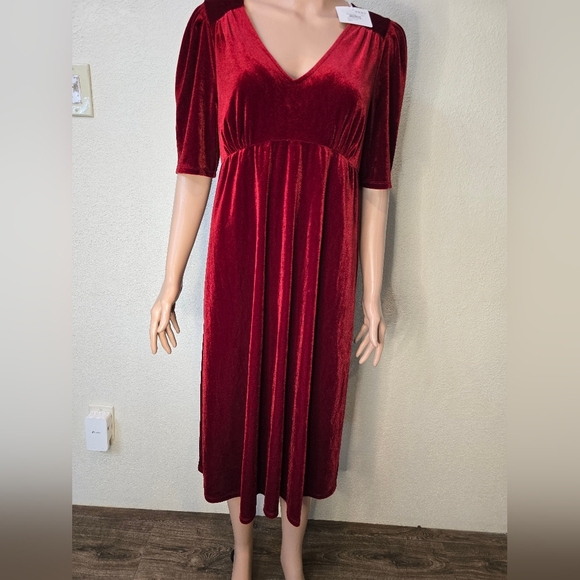 Maternity New INGRID & ISABEL dressWomens Red Velvet Short Sleeve Mid… - Picture 6 of 9